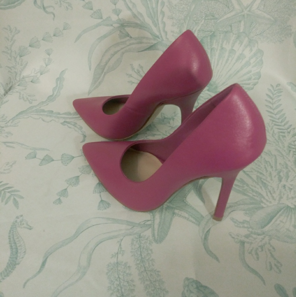 NWOT Fergie Pumps